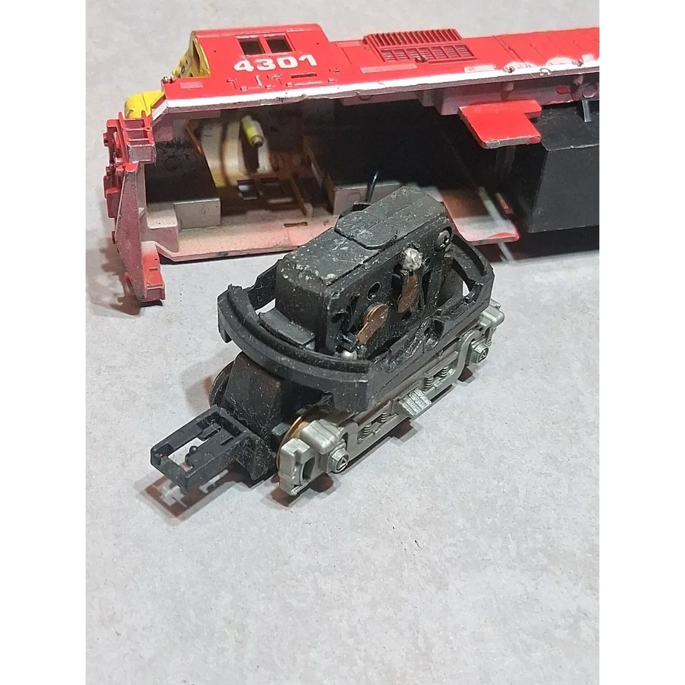 VTG TYCO Rock Island Diesel Engine Locomotive HO Electric Model Train Untested